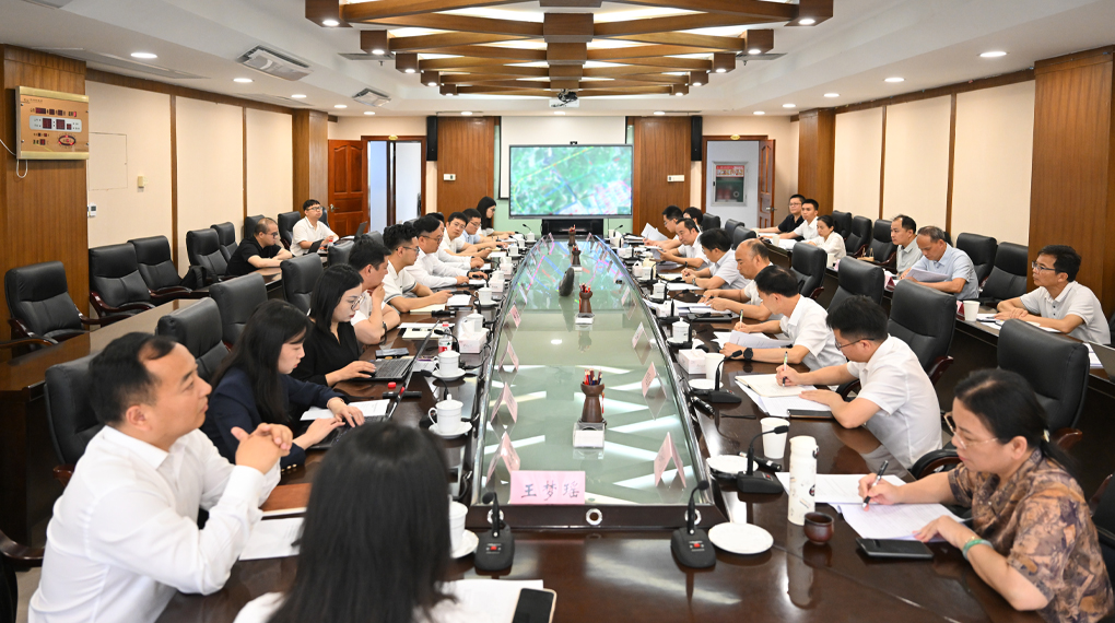 程晨光率隊(duì)拜訪(fǎng)欽州市人民政府